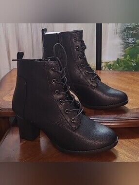New! ID Required Gretchen Womens 8 chunky block heel ankle boot black
